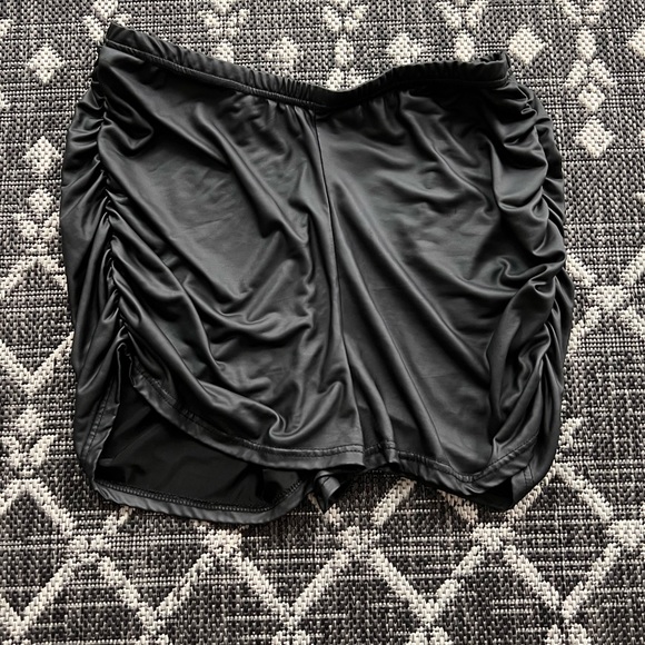 SHEIN Hi waist shorts - Picture 3 of 5